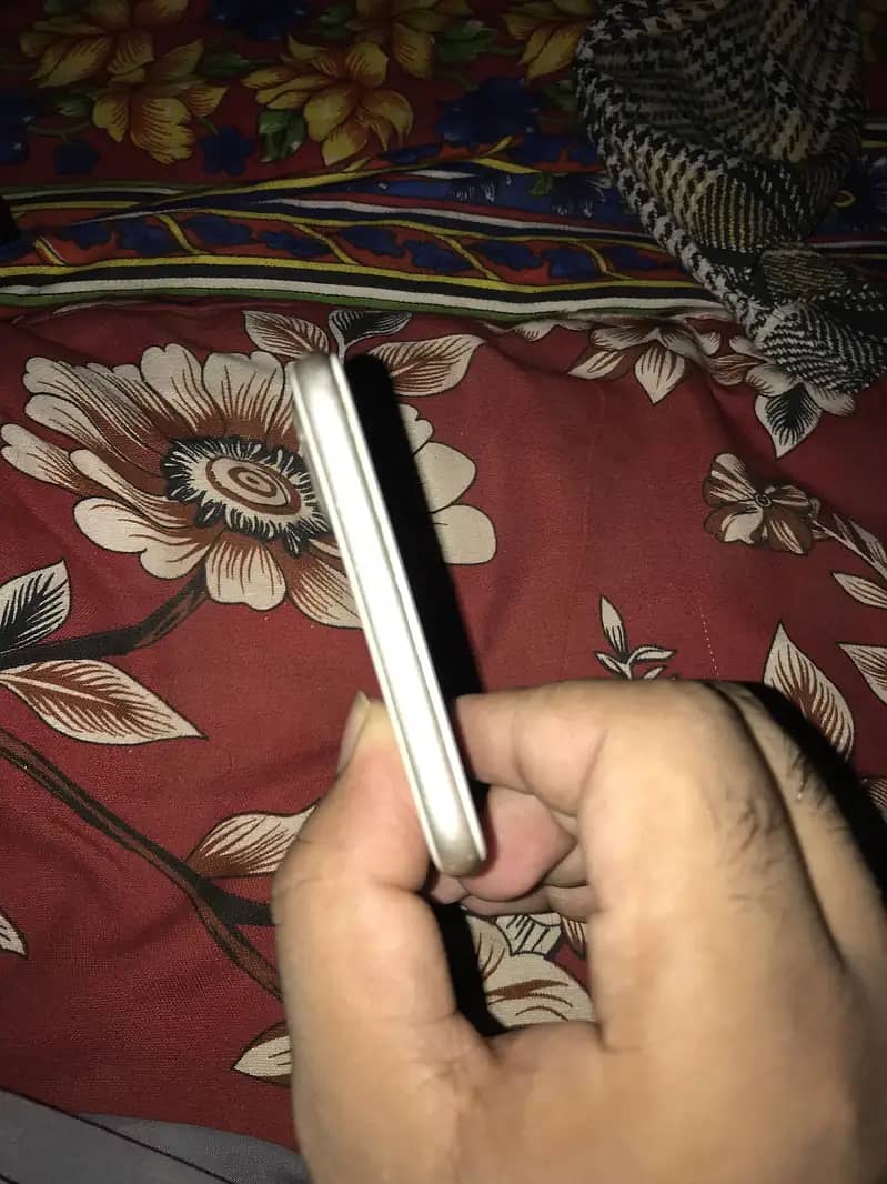 Apple iPhone 7 Plus 6