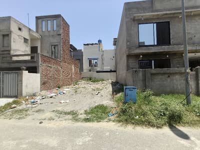5 Marla Plot For Sale in Wood Block Paragon City Lahore
