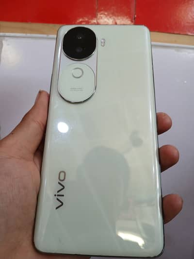 Vivo V40e