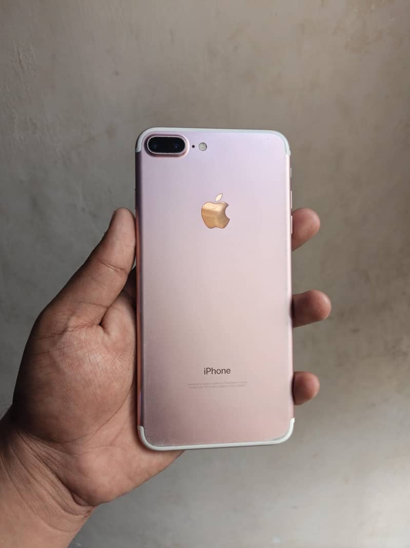 Apple iPhone 7 Plus 1