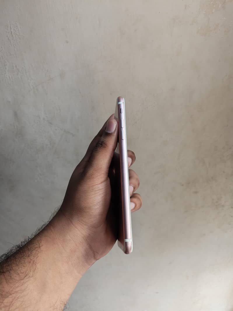 Apple iPhone 7 Plus 2