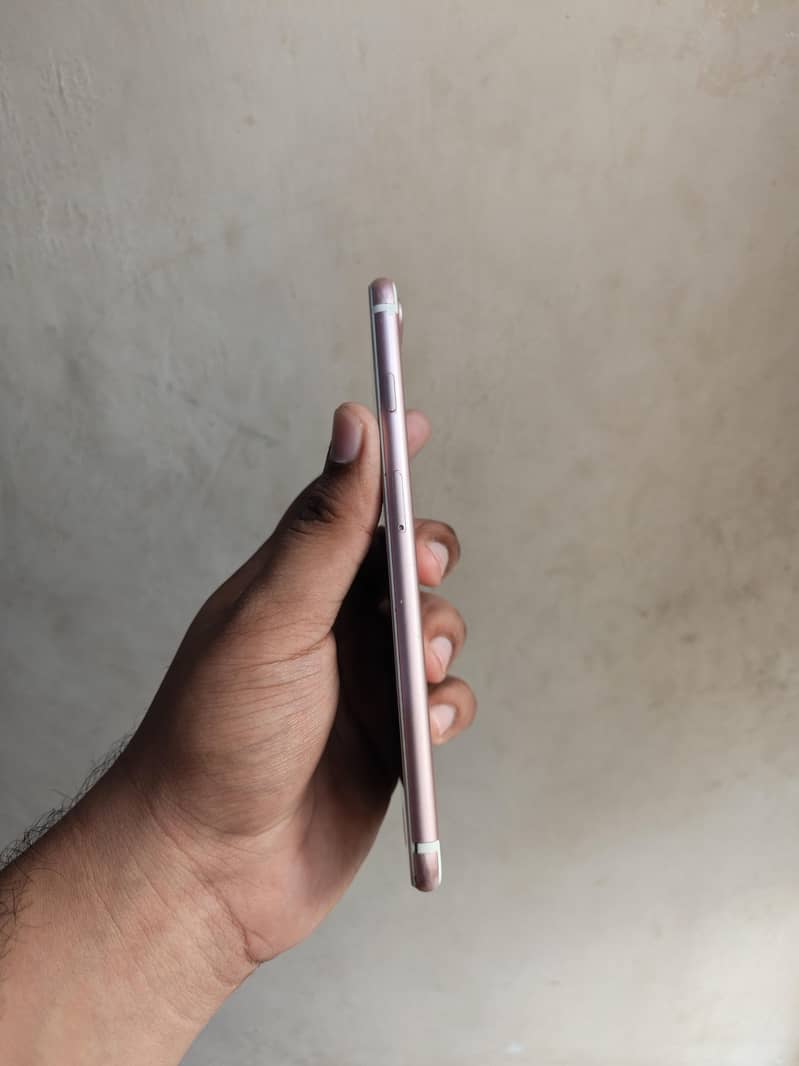 Apple iPhone 7 Plus 3