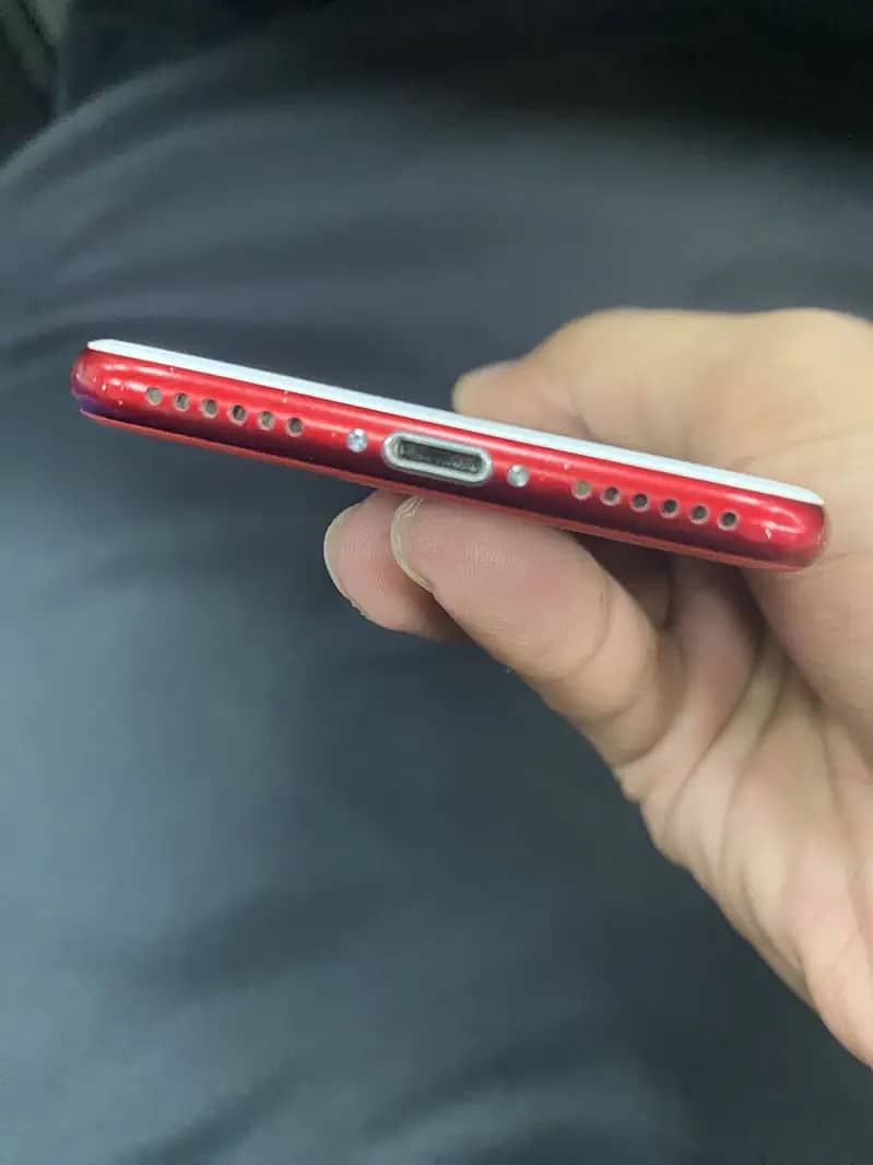 Apple iPhone 7 4