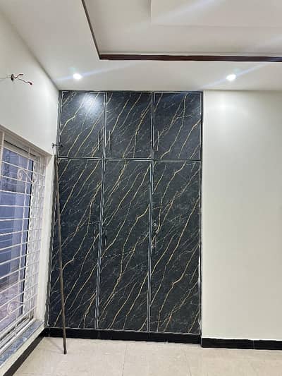 House Urgent For Sale 2 Year Old 9.5 Marla In Nasheman Iqbal Phase 2