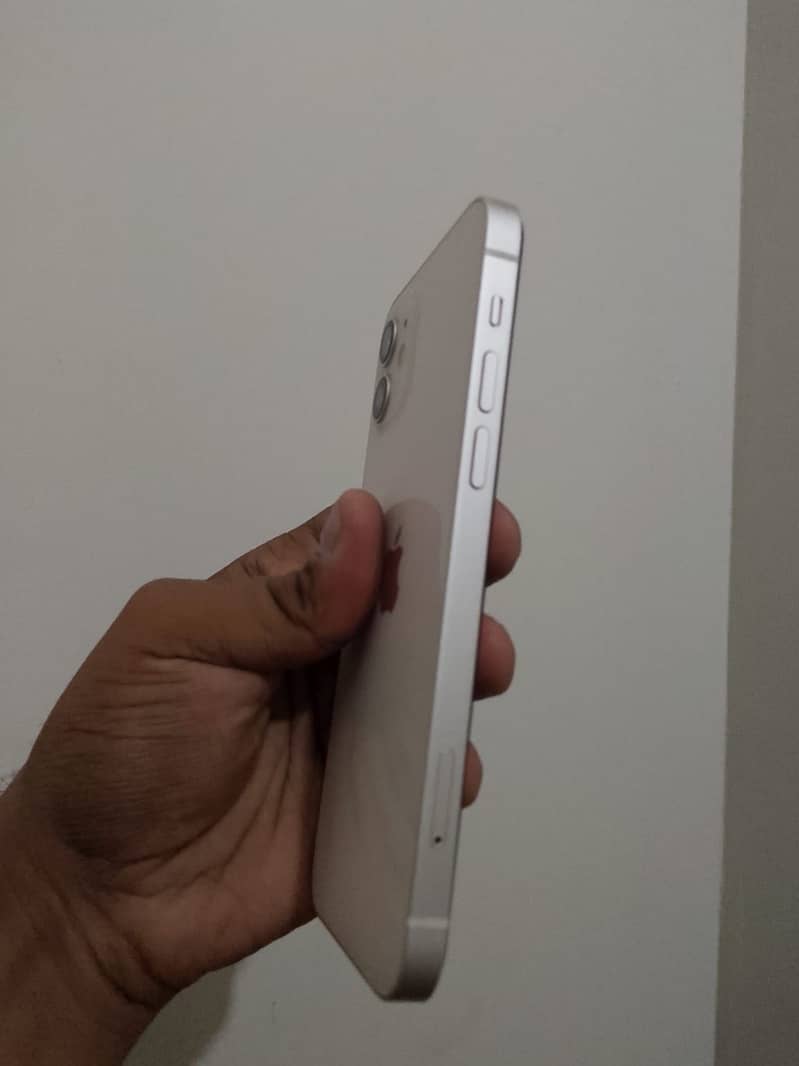 Apple iPhone 12 5