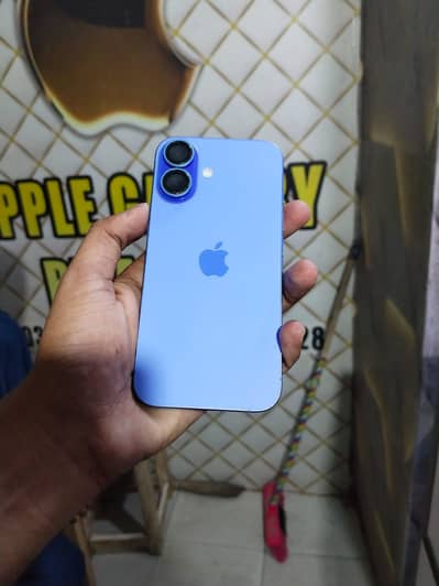 Apple iPhone 16