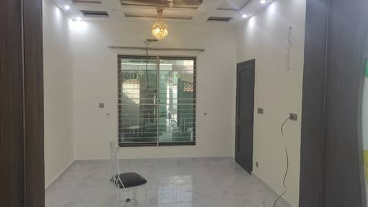 Pia Society Like New House