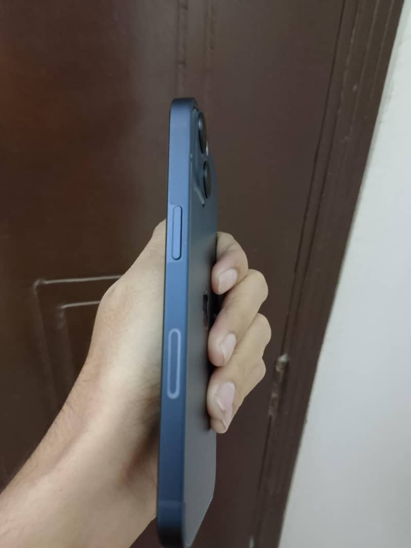 Apple iPhone 13 3