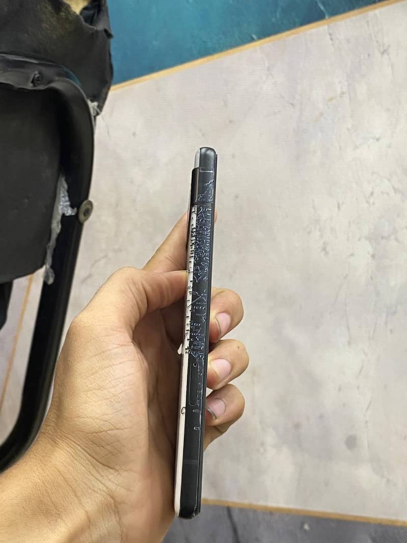 google pixel 6a 3
