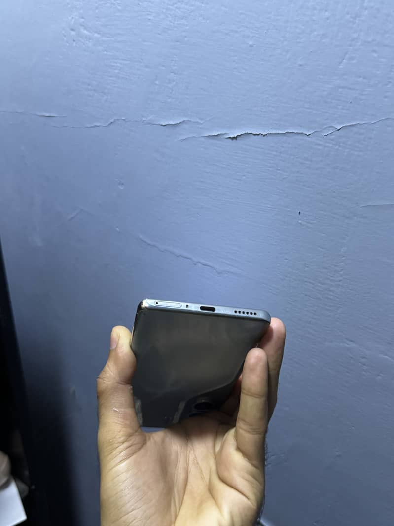 Tecno CAMON 40 Pro 4
