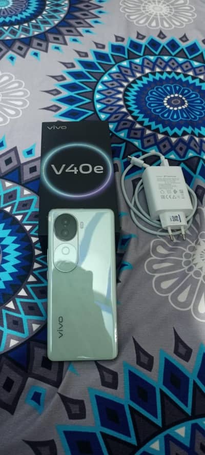 Vivo V40e , box open condition.