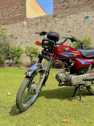 Honda CD70 antique piece