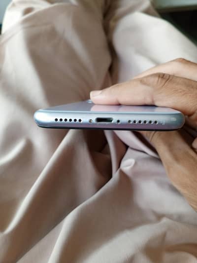 Apple iPhone 11 128gb pta appved single sim with box