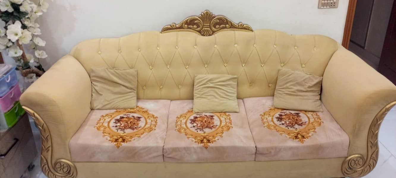 Sofa Set With table. 1