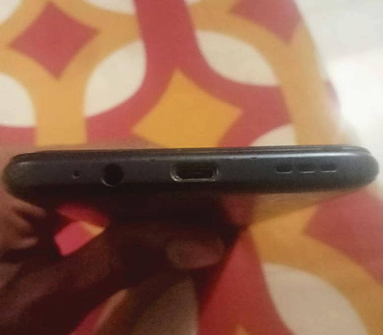 Tecno Camon 17 . . . . . . . . 6/128 3