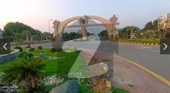 4 MARLA PLOT IN ROYAL RESIDENCIA AT GOOD LOCATION