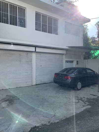 8 Marla Commercial Building