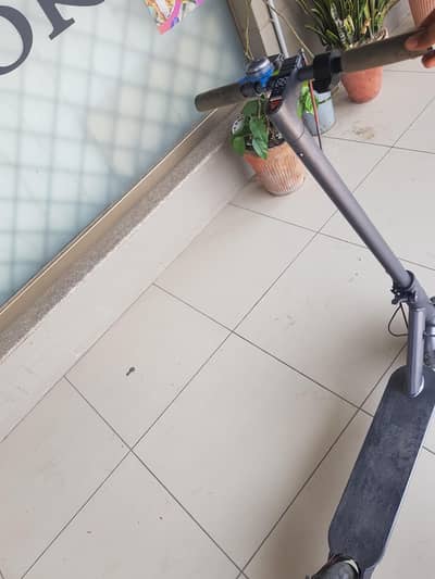 Electric Scooter for Sale–Minor Fixes Needed/Great Project for DIY