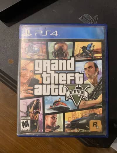 Playstation 4 blu-ray disc game is gta 5