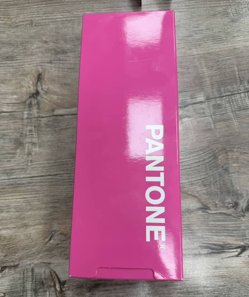 Pantone book solid uncoated 0