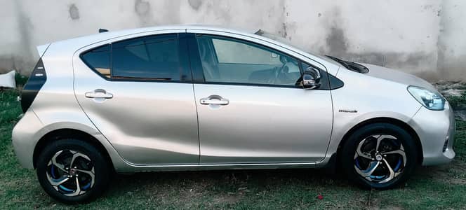 Toyota Aqua 2012