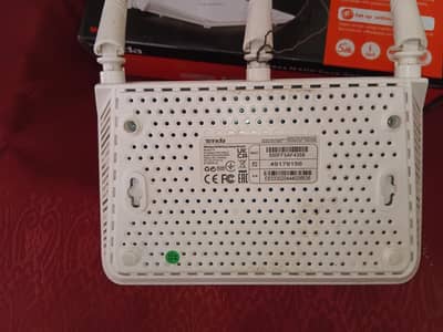 Tenda Modem. Model : F3