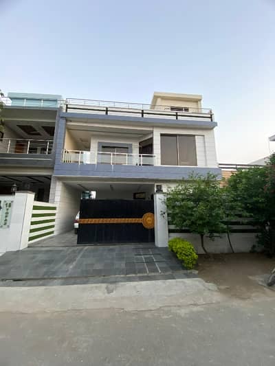 Reasonably-Priced Prime Location 10 Marla House In Park View City - Topaz Block, Lahore Is Available As Of Now