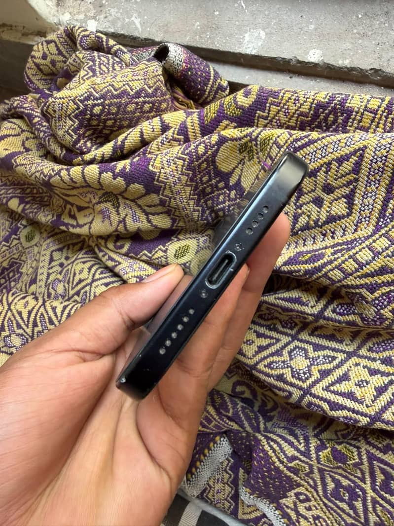Apple iPhone 15 plus 3