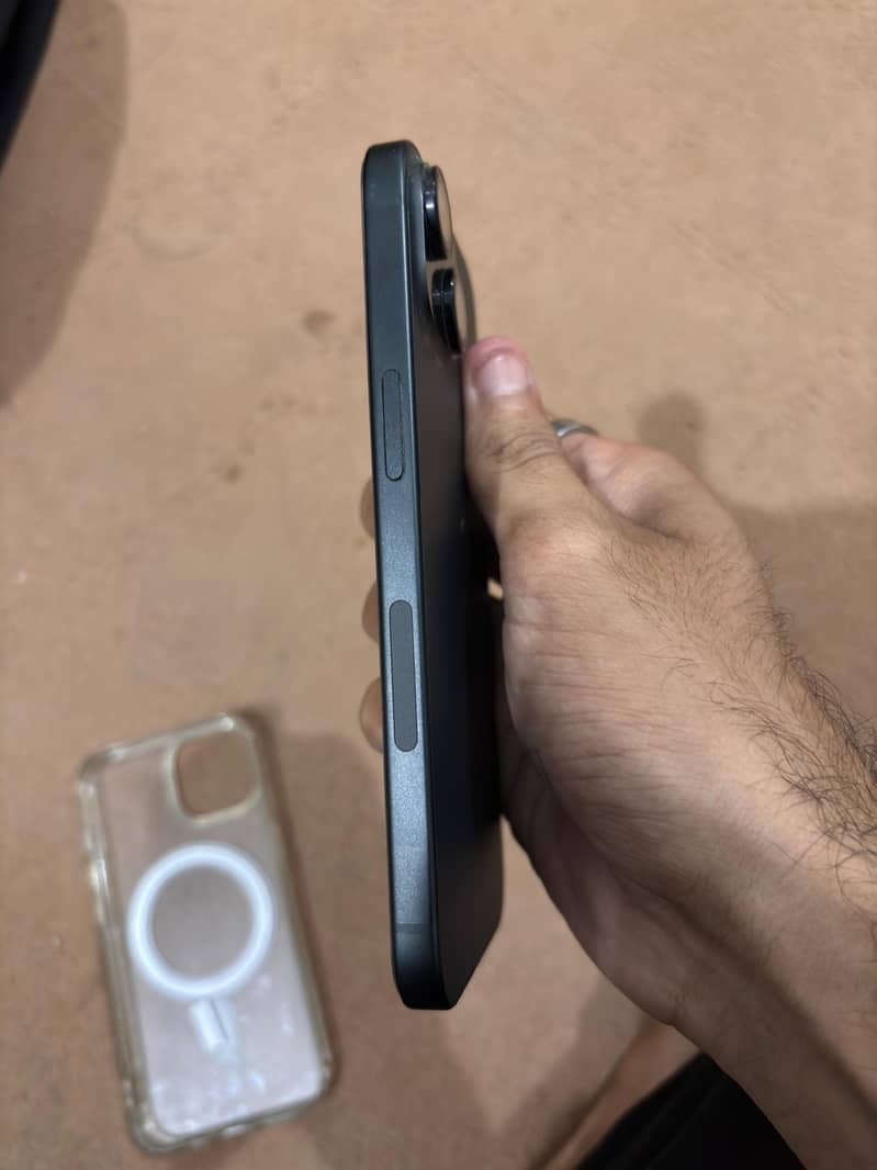 Apple iPhone 15 3