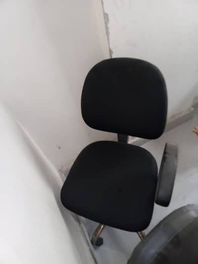 6 Office-swing chairs are for sale