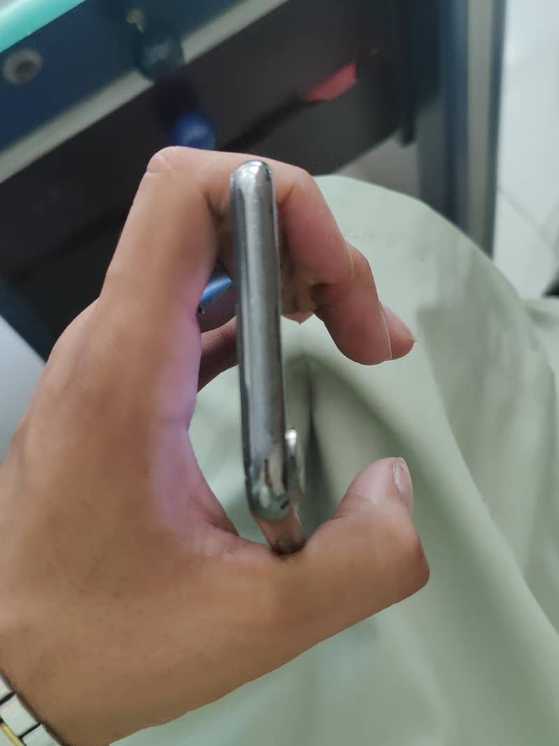 Apple iPhone X 3