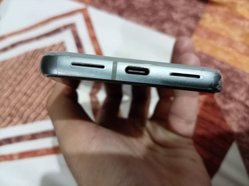 Google Pixel 8 5