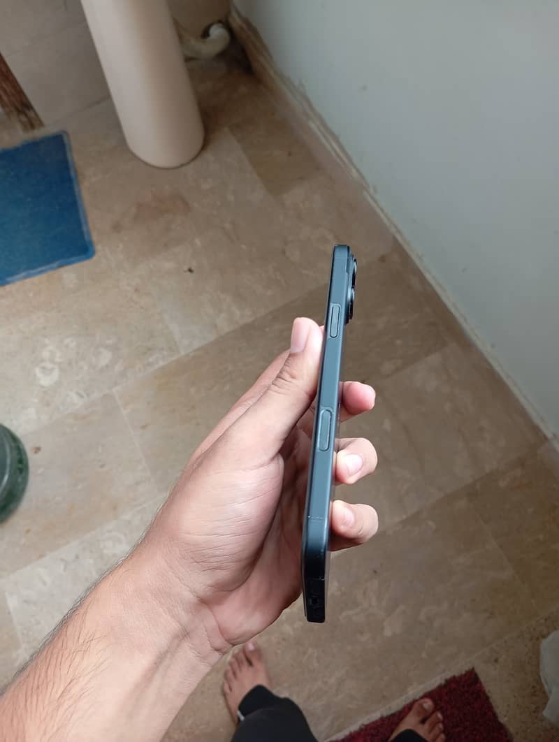 Iphone 16 plus 6