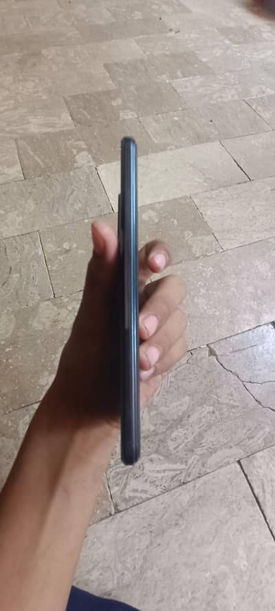 Vivo V21 urgent sell box and charger fast original