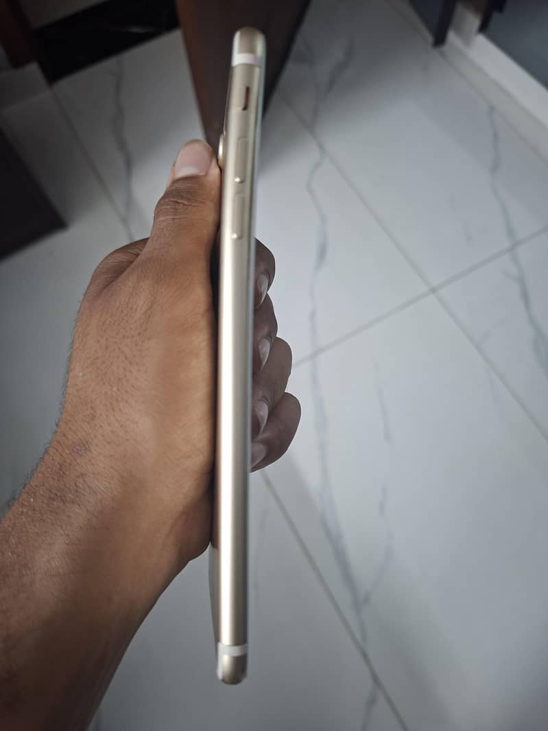 Apple iPhone 7 Plus 2