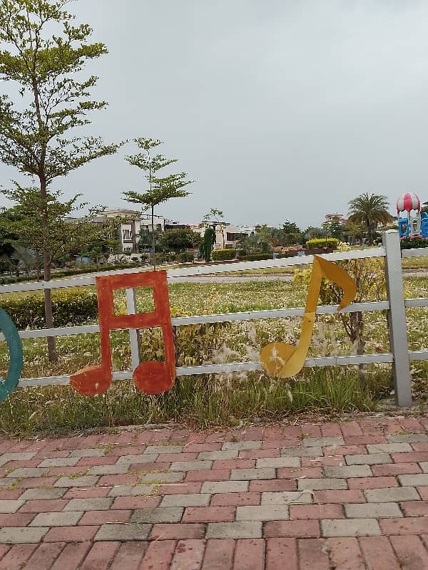 Bahria Enclave Corner Plot 3
