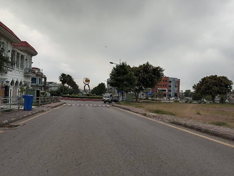 Bahria Enclave Corner Plot 4