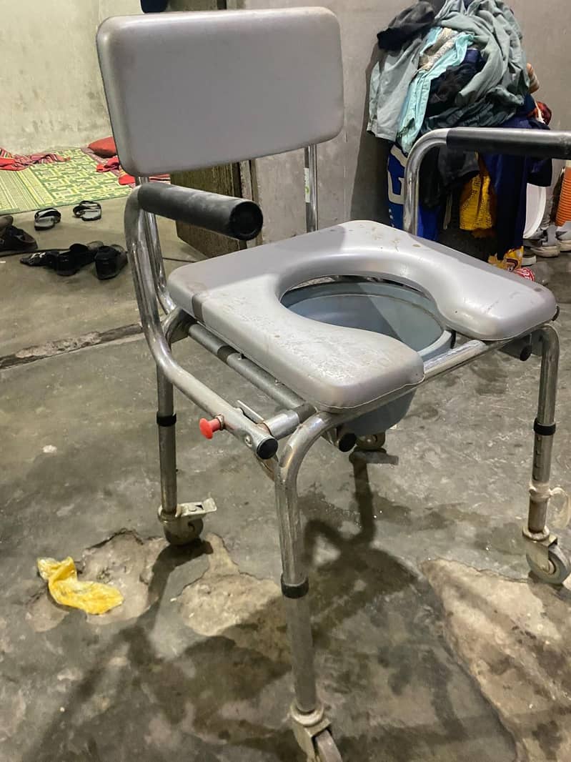 commode chear 1