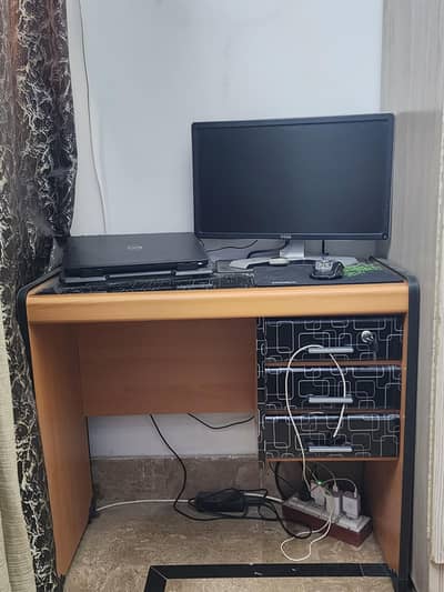 computer table