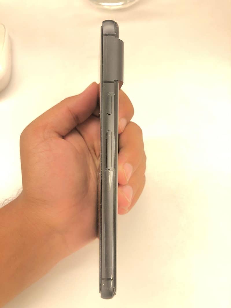 Google Pixel 8 4