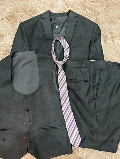 used three piece pent coat in new condition