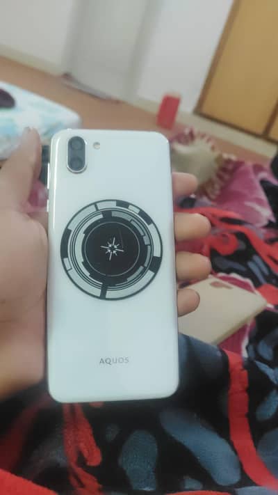 Sharp Aquos R2
