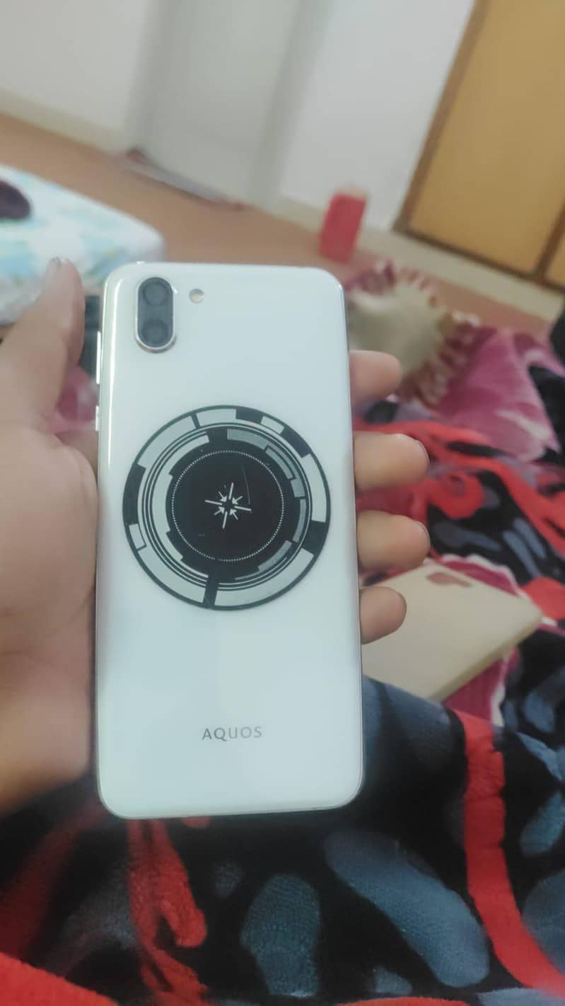 Sharp Aquos R2 0