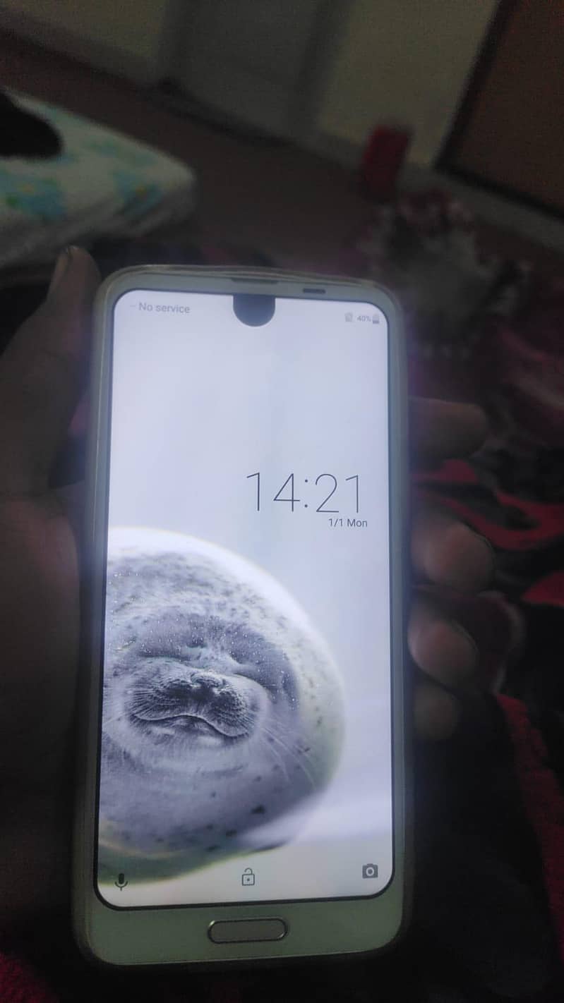 Sharp Aquos R2 1