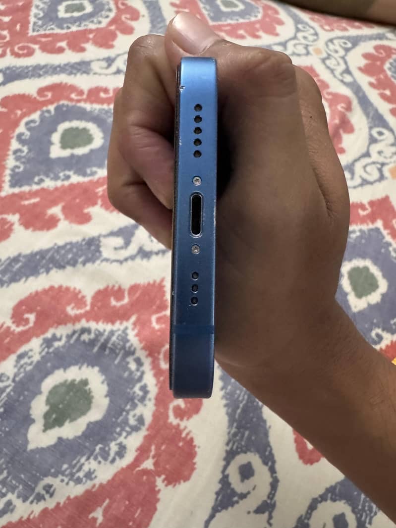iPhone 13 6