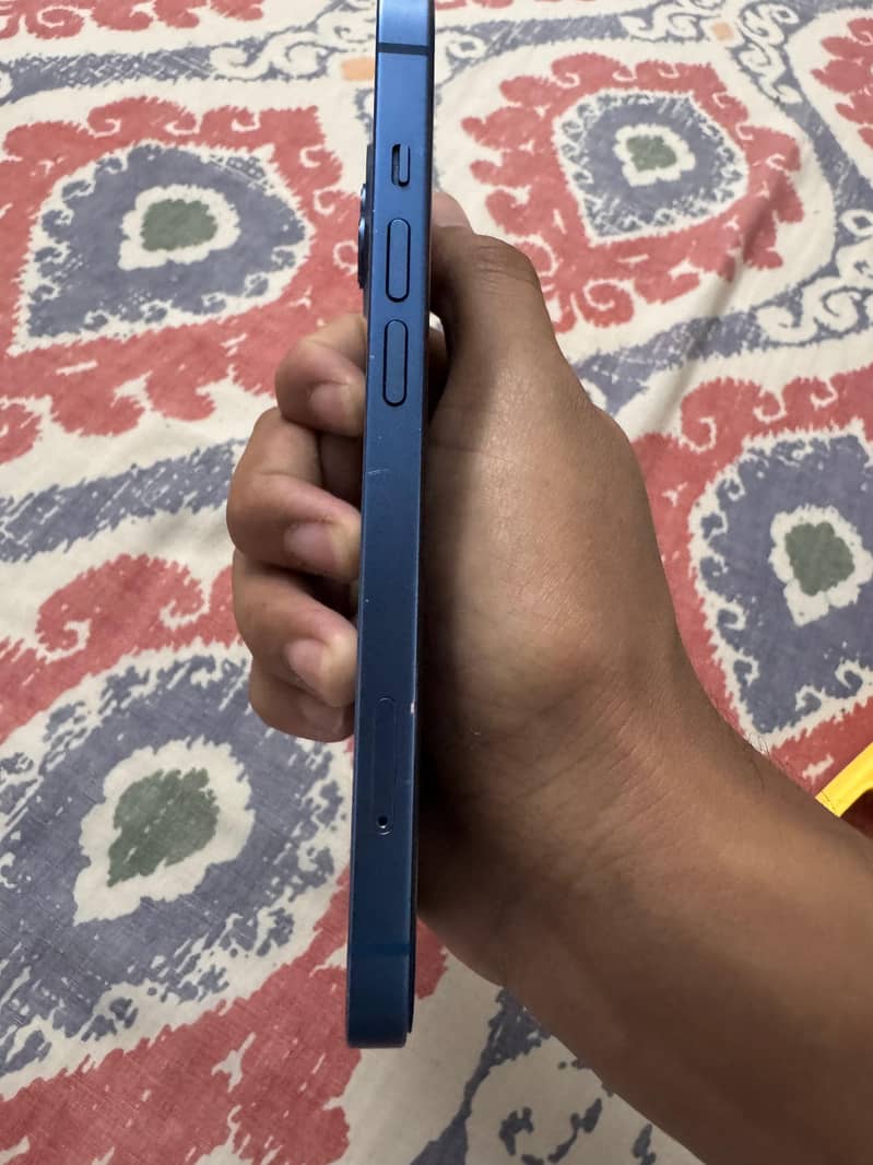 iPhone 13 7