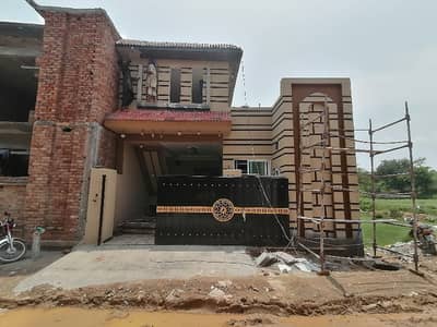 Prime Location House Of 5 Marla Available For sale In Snober City