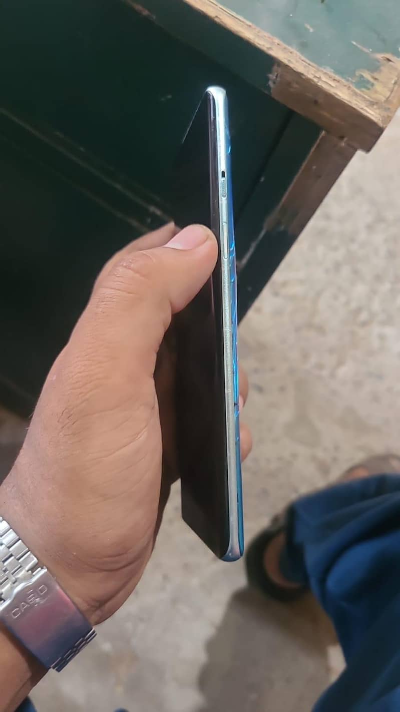 EXCHANGE POSSIBLE One Plus 8 4