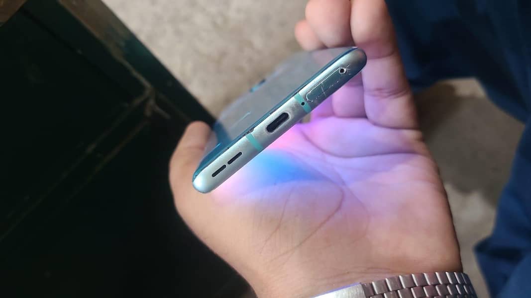 EXCHANGE POSSIBLE One Plus 8 5