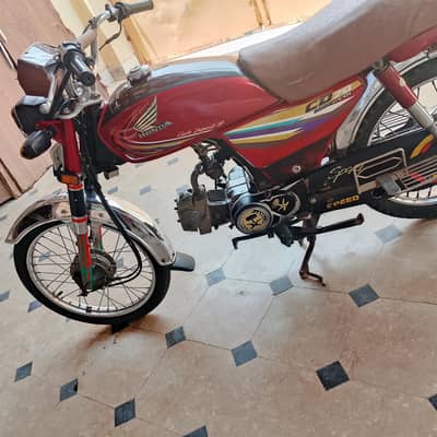 2015 model for sale motorcycle condition bahut acchi hai iska Koi kam
